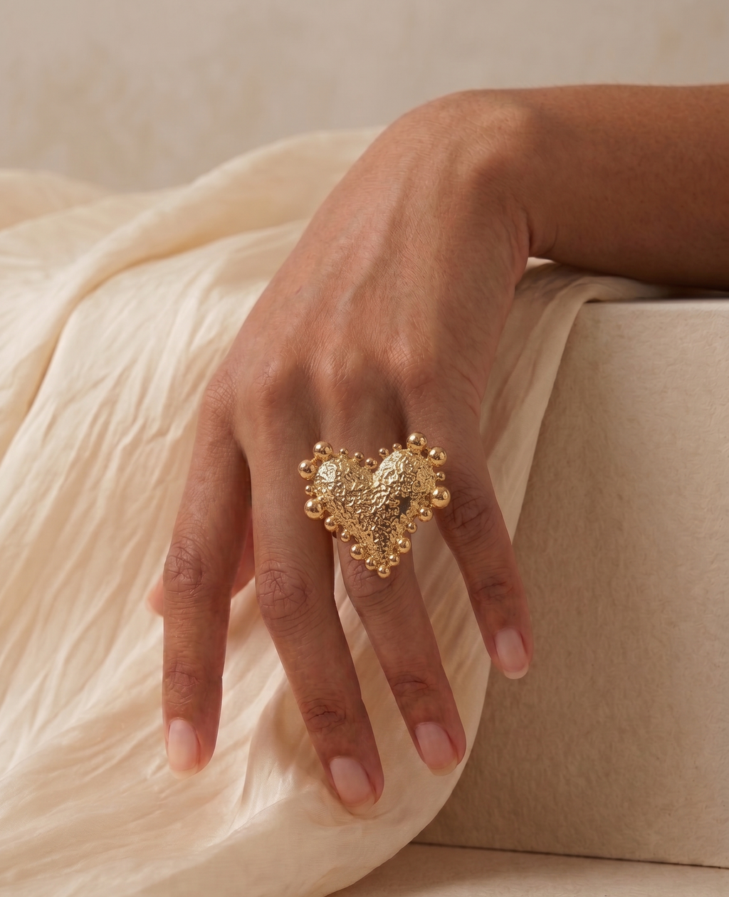 The Victoria Heart Ring